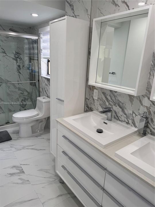 合同活跃: $2,450 (2 贝兹, 2 浴室, 1040 平方英尺)