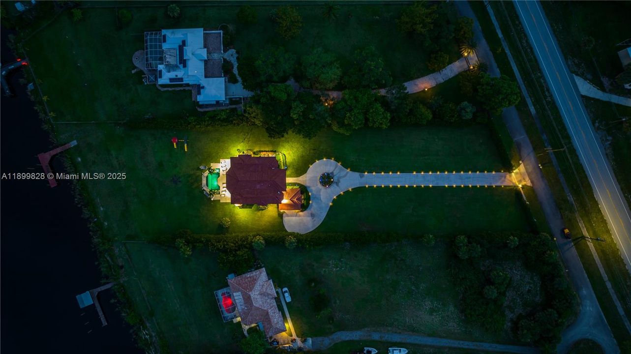 For Sale: $2,349,000 (9 beds, 5 baths, 4939 Square Feet)