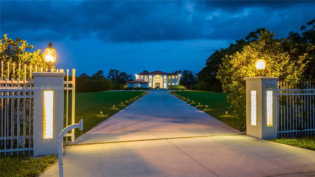 For Sale: $2,349,000 (9 beds, 5 baths, 4939 Square Feet)