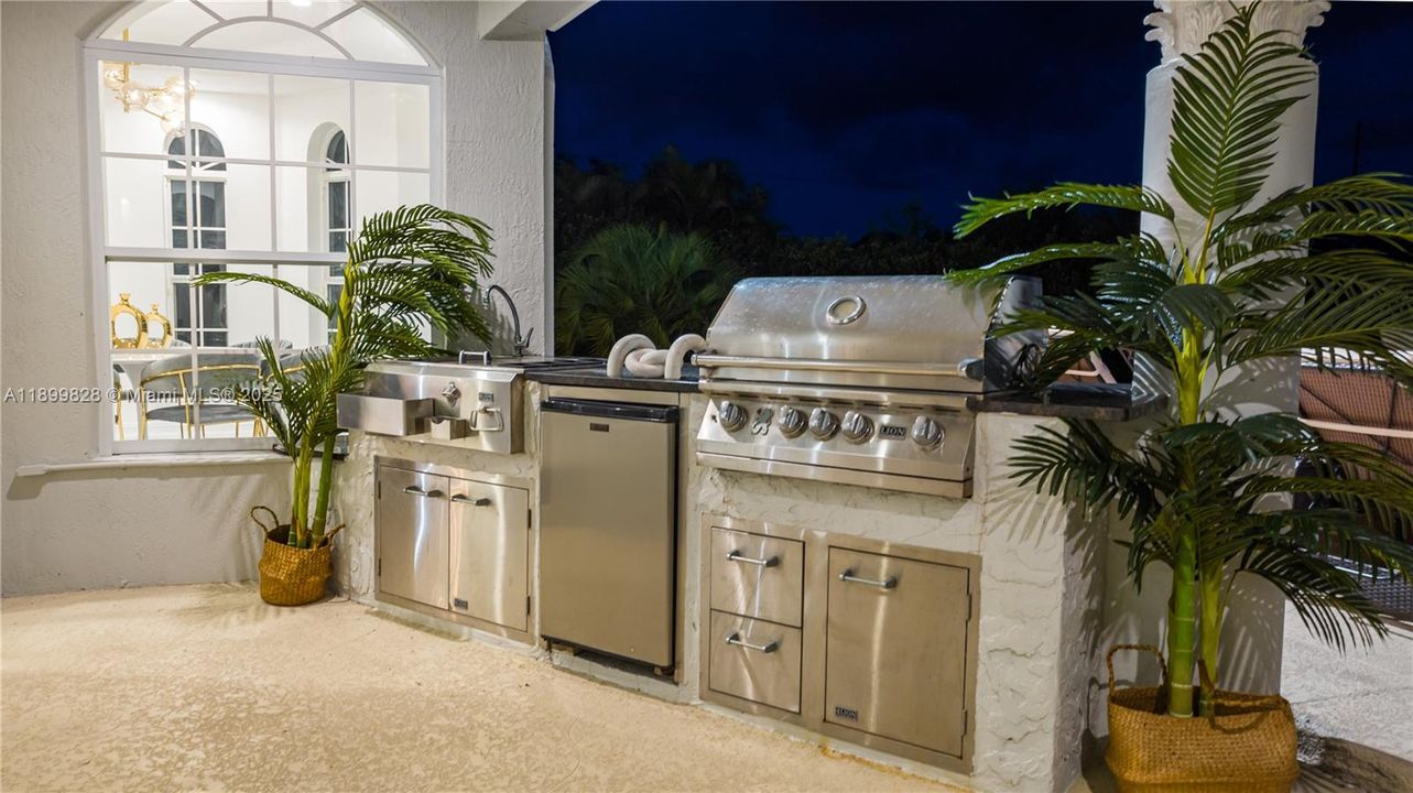 For Sale: $2,349,000 (9 beds, 5 baths, 4939 Square Feet)