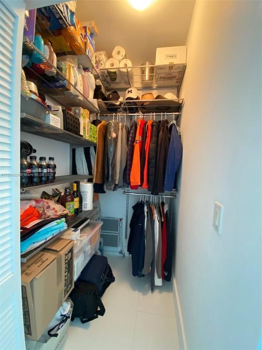 Walk in closet 2nd bedroom