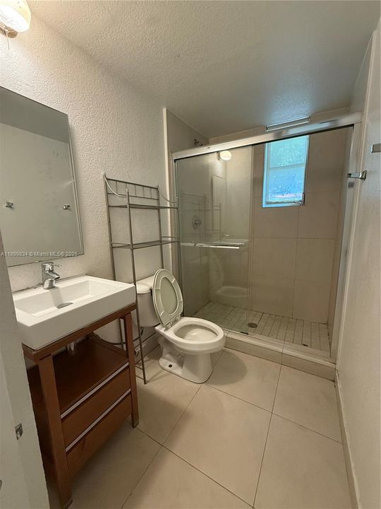 待售: $199,000 (1 贝兹, 1 浴室, 530 平方英尺)