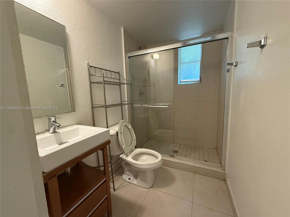 待售: $199,000 (1 贝兹, 1 浴室, 530 平方英尺)