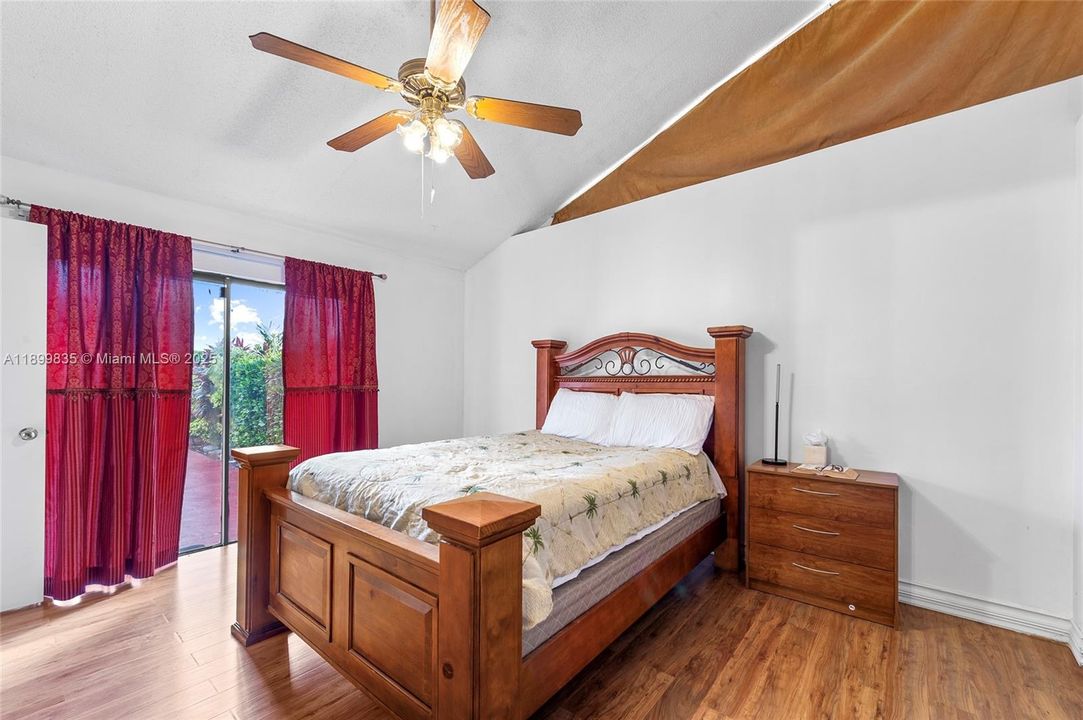 En Venta: $349,000 (3 camas, 2 baños, 1332 Pies cuadrados)