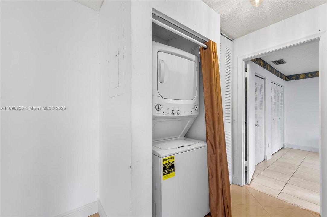 En Venta: $349,000 (3 camas, 2 baños, 1332 Pies cuadrados)