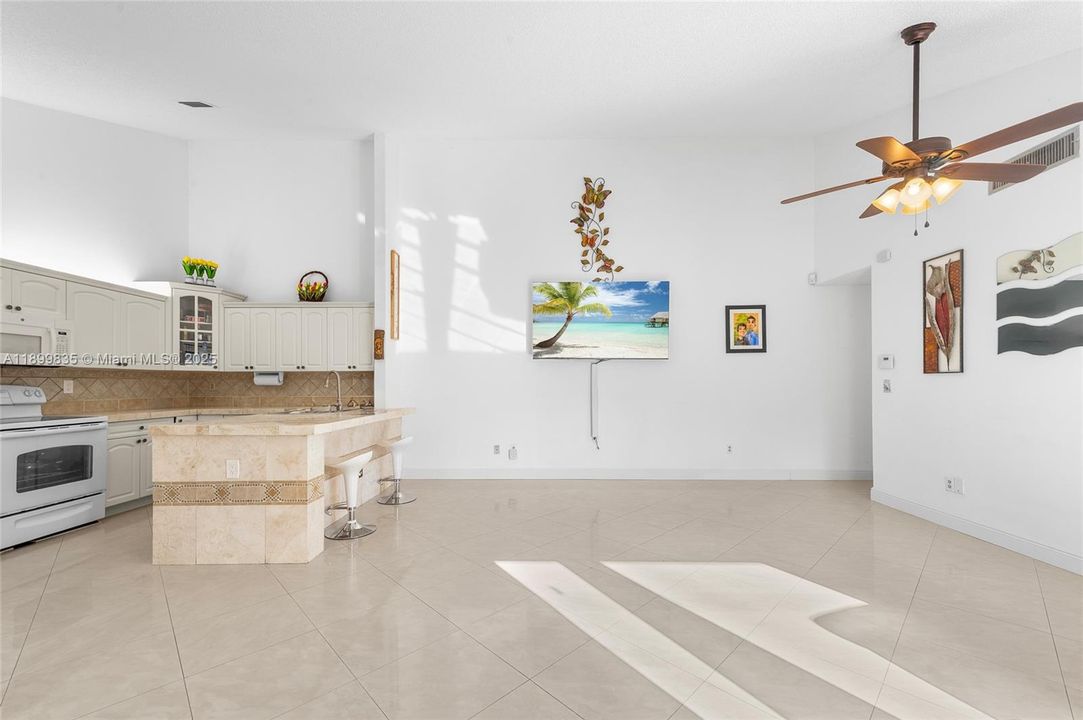 En Venta: $349,000 (3 camas, 2 baños, 1332 Pies cuadrados)