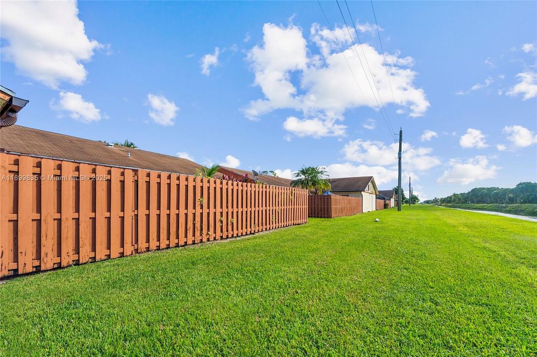 En Venta: $349,000 (3 camas, 2 baños, 1332 Pies cuadrados)