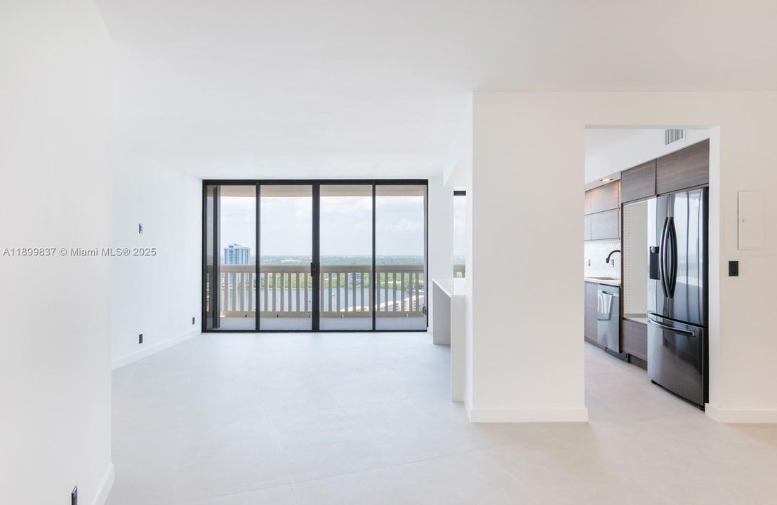 Active With Contract: $425,000 (2 beds, 2 baths, 1140 Square Feet)