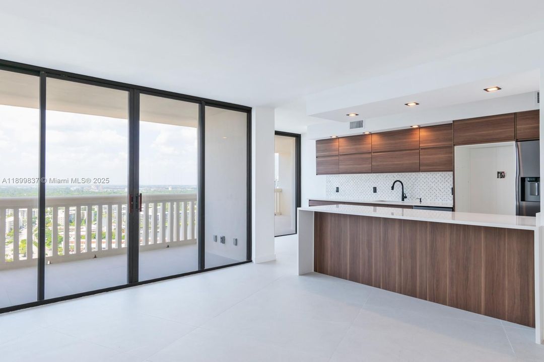 Active With Contract: $425,000 (2 beds, 2 baths, 1140 Square Feet)