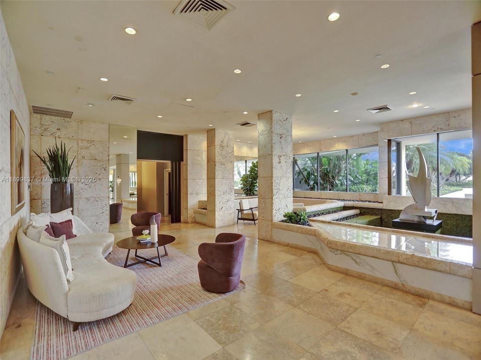 Active With Contract: $425,000 (2 beds, 2 baths, 1140 Square Feet)