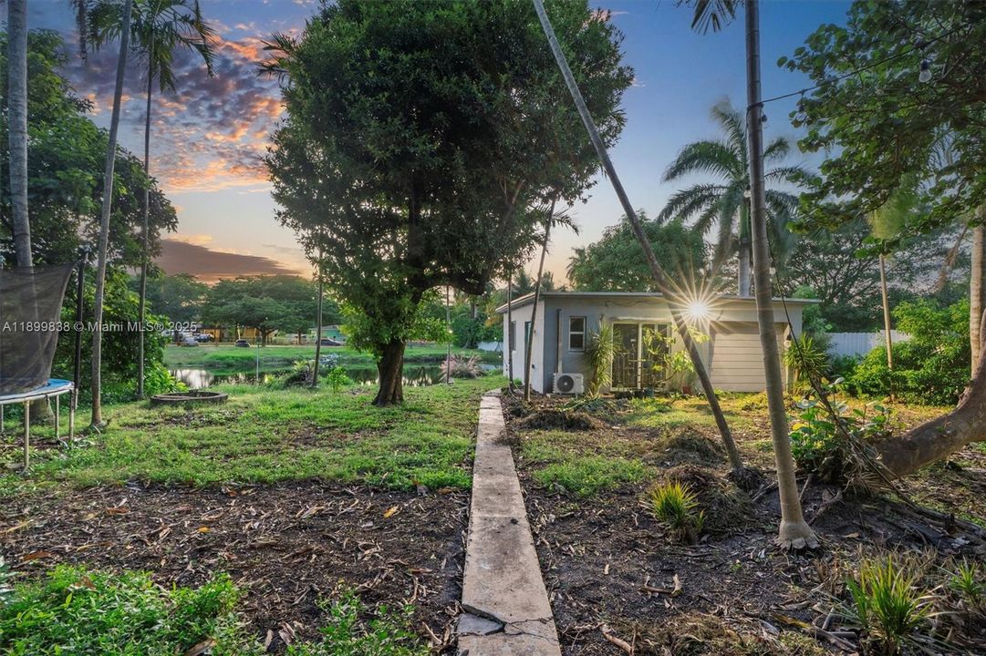 На продажу: $965,000 (3 спален, 2 ванн, 1954 Квадратных фут)