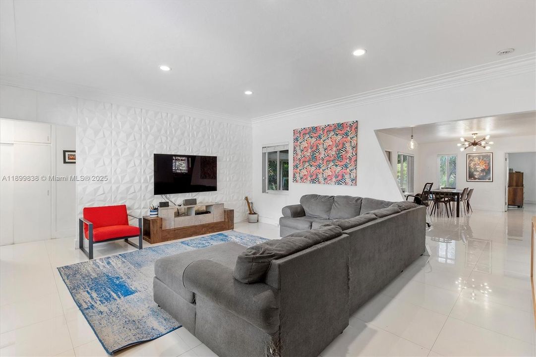 На продажу: $965,000 (3 спален, 2 ванн, 1954 Квадратных фут)