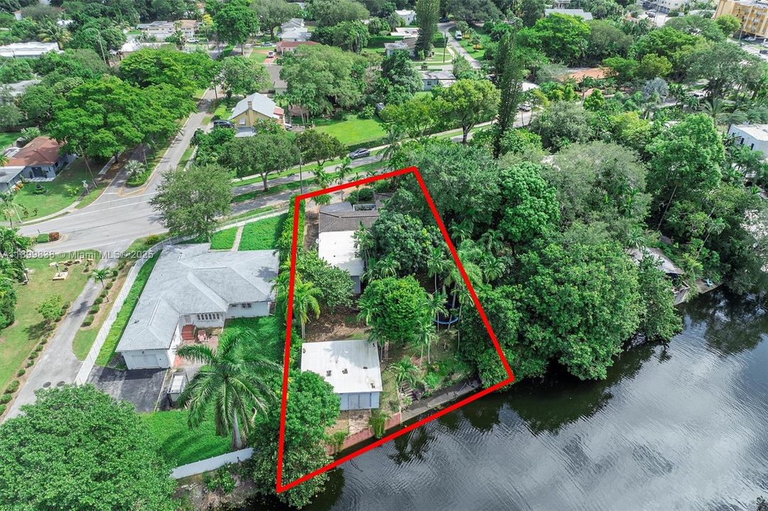 На продажу: $965,000 (3 спален, 2 ванн, 1954 Квадратных фут)