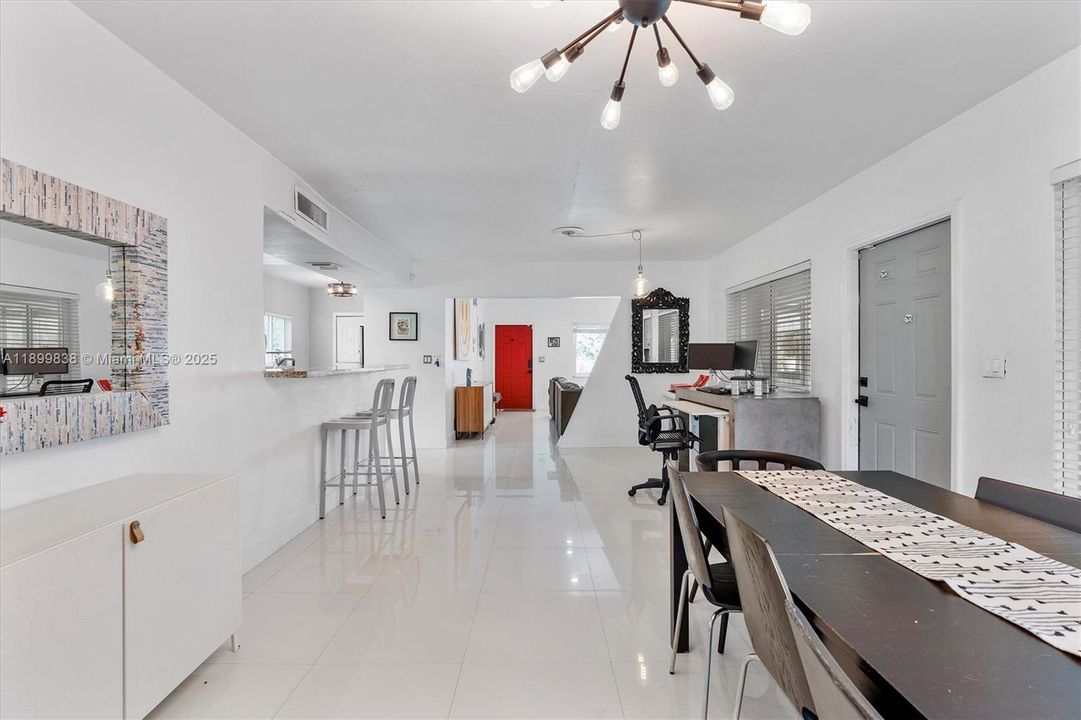 На продажу: $965,000 (3 спален, 2 ванн, 1954 Квадратных фут)