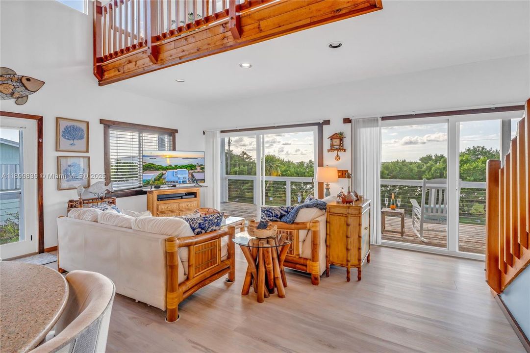 待售: $1,180,000 (3 贝兹, 2 浴室, 1674 平方英尺)