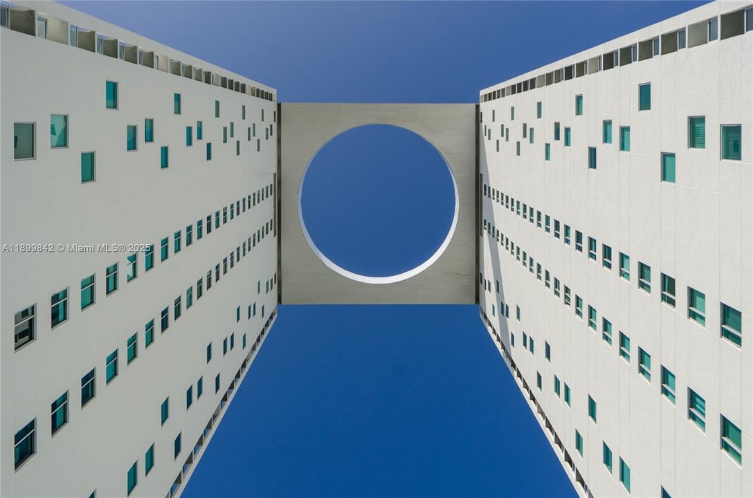 For Rent: $3,800 (2 beds, 2 baths, 1124 Square Feet)