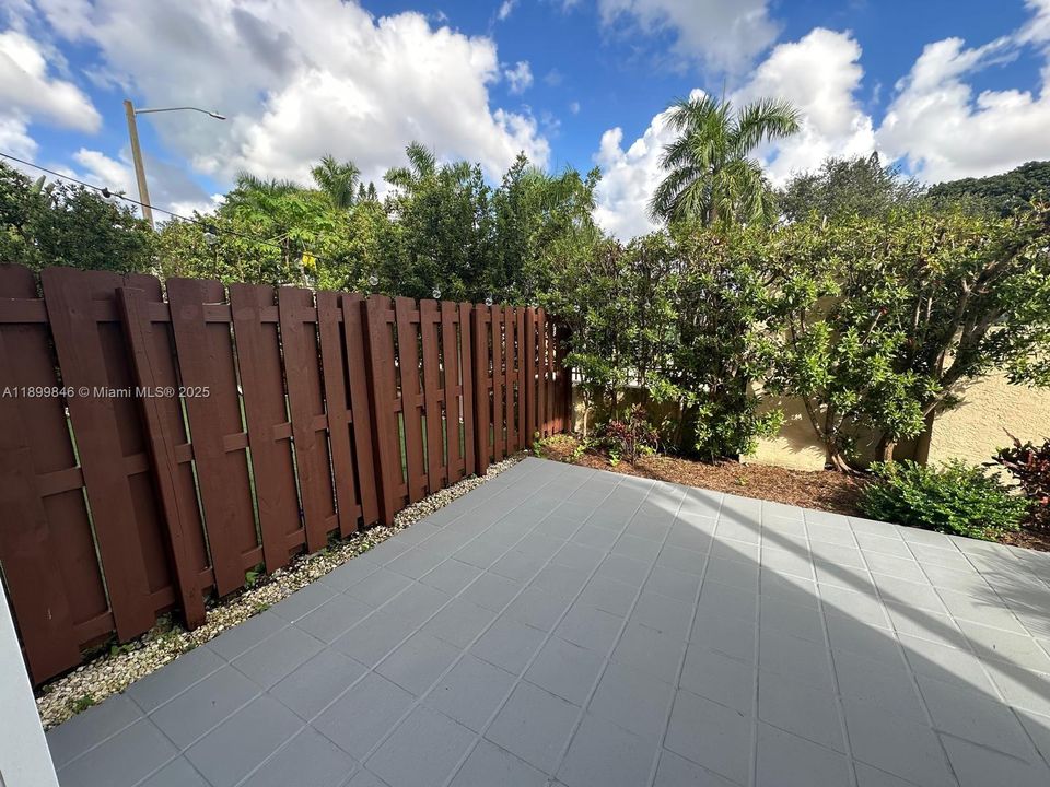 Active With Contract: $3,500 (2 beds, 2 baths, 1491 Square Feet)