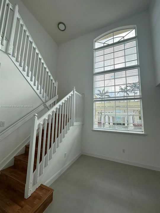 Active With Contract: $3,500 (2 beds, 2 baths, 1491 Square Feet)