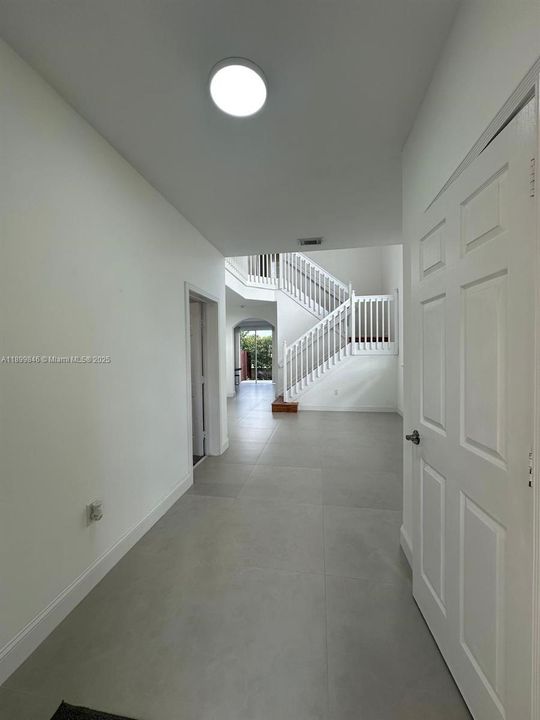 Active With Contract: $3,500 (2 beds, 2 baths, 1491 Square Feet)