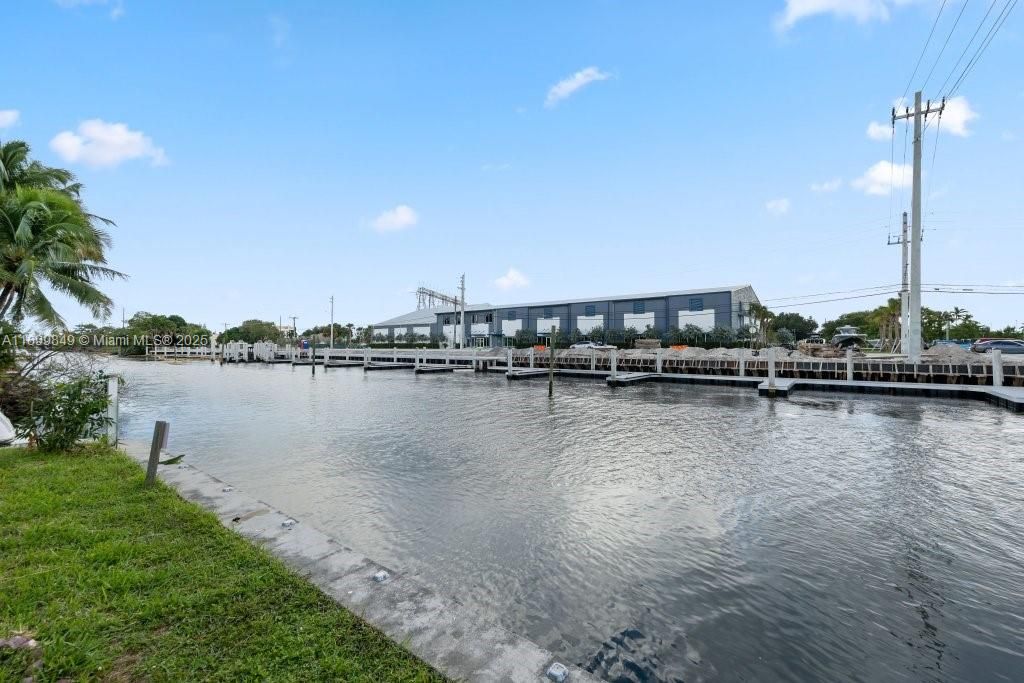 Active With Contract: $799,000 (2 beds, 2 baths, 1020 Square Feet)