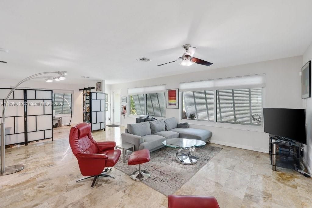 Active With Contract: $799,000 (2 beds, 2 baths, 1020 Square Feet)