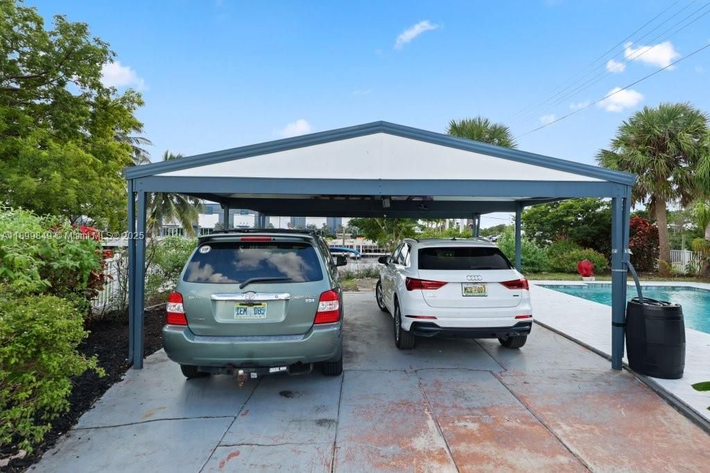 Active With Contract: $799,000 (2 beds, 2 baths, 1020 Square Feet)