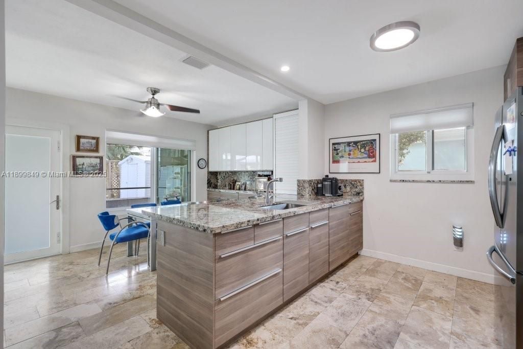 Active With Contract: $799,000 (2 beds, 2 baths, 1020 Square Feet)