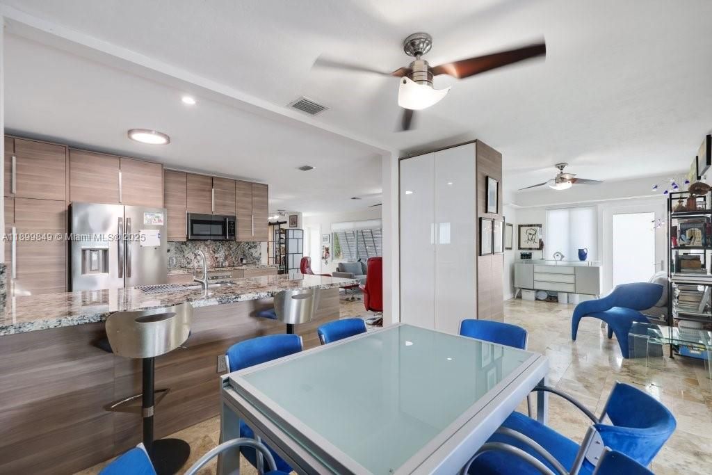 Active With Contract: $799,000 (2 beds, 2 baths, 1020 Square Feet)