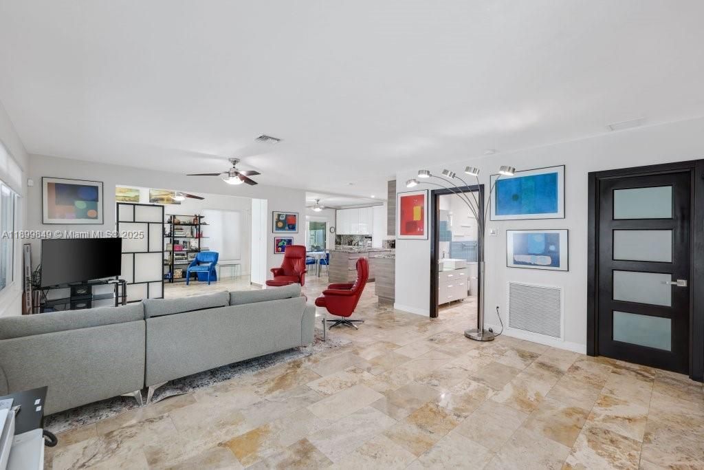 Active With Contract: $799,000 (2 beds, 2 baths, 1020 Square Feet)