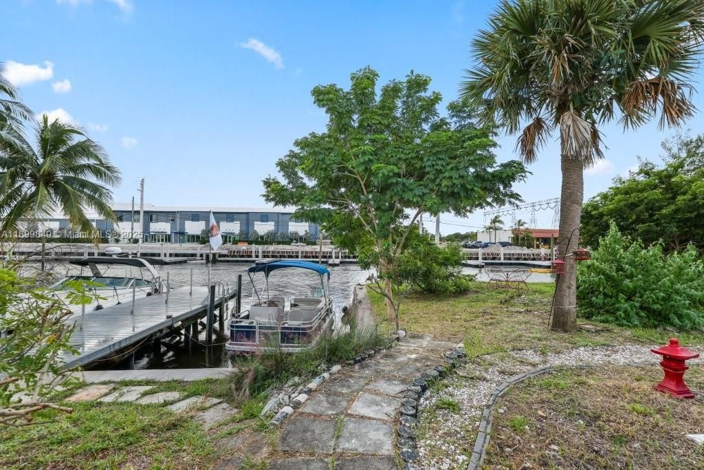 Active With Contract: $799,000 (2 beds, 2 baths, 1020 Square Feet)