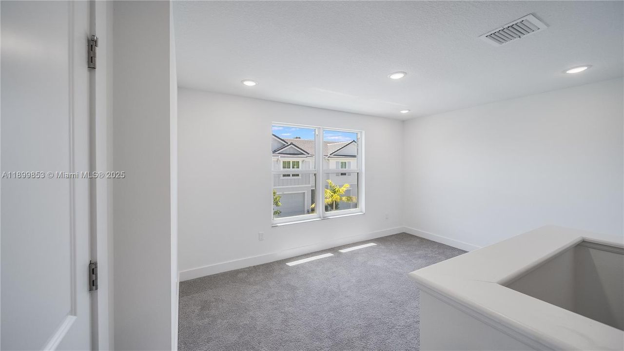 Active With Contract: $2,900 (3 beds, 2 baths, 2017 Square Feet)