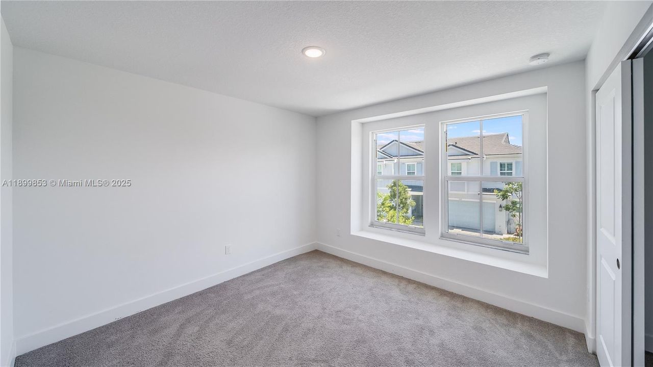 Active With Contract: $2,900 (3 beds, 2 baths, 2017 Square Feet)