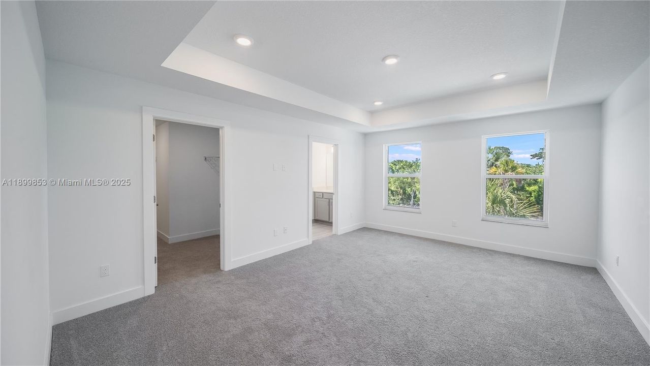 Active With Contract: $2,900 (3 beds, 2 baths, 2017 Square Feet)