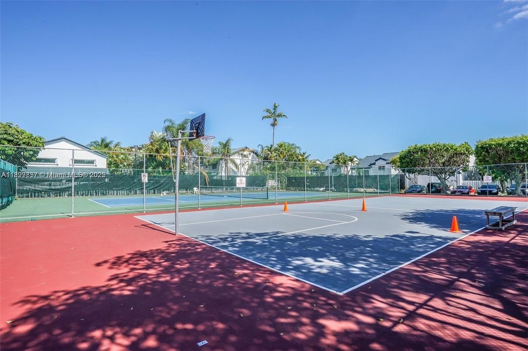 En Venta: $525,000 (3 camas, 3 baños, 1449 Pies cuadrados)