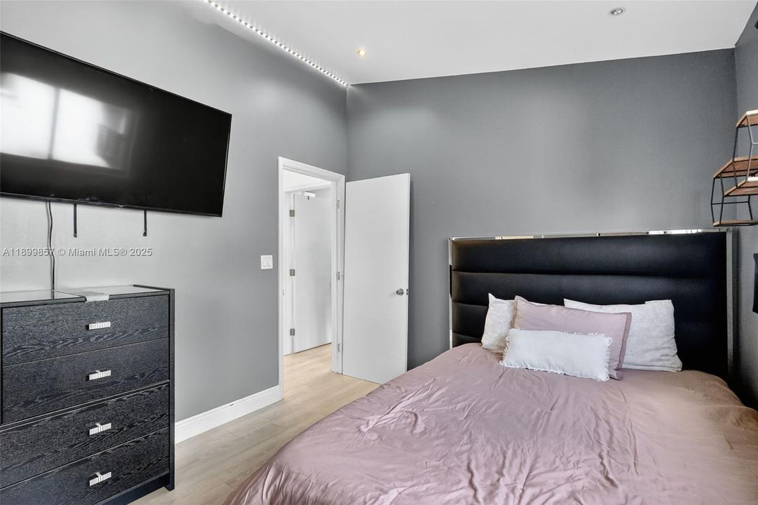 En Venta: $525,000 (3 camas, 3 baños, 1449 Pies cuadrados)