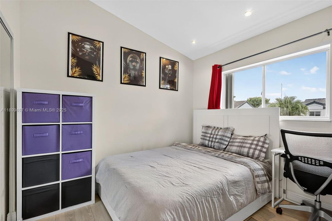 En Venta: $525,000 (3 camas, 3 baños, 1449 Pies cuadrados)