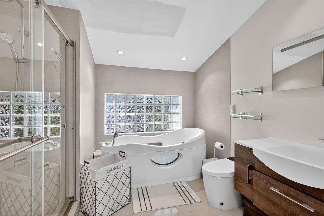 En Venta: $525,000 (3 camas, 3 baños, 1449 Pies cuadrados)