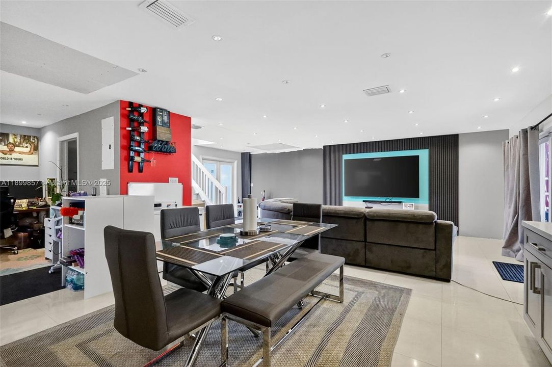 En Venta: $525,000 (3 camas, 3 baños, 1449 Pies cuadrados)