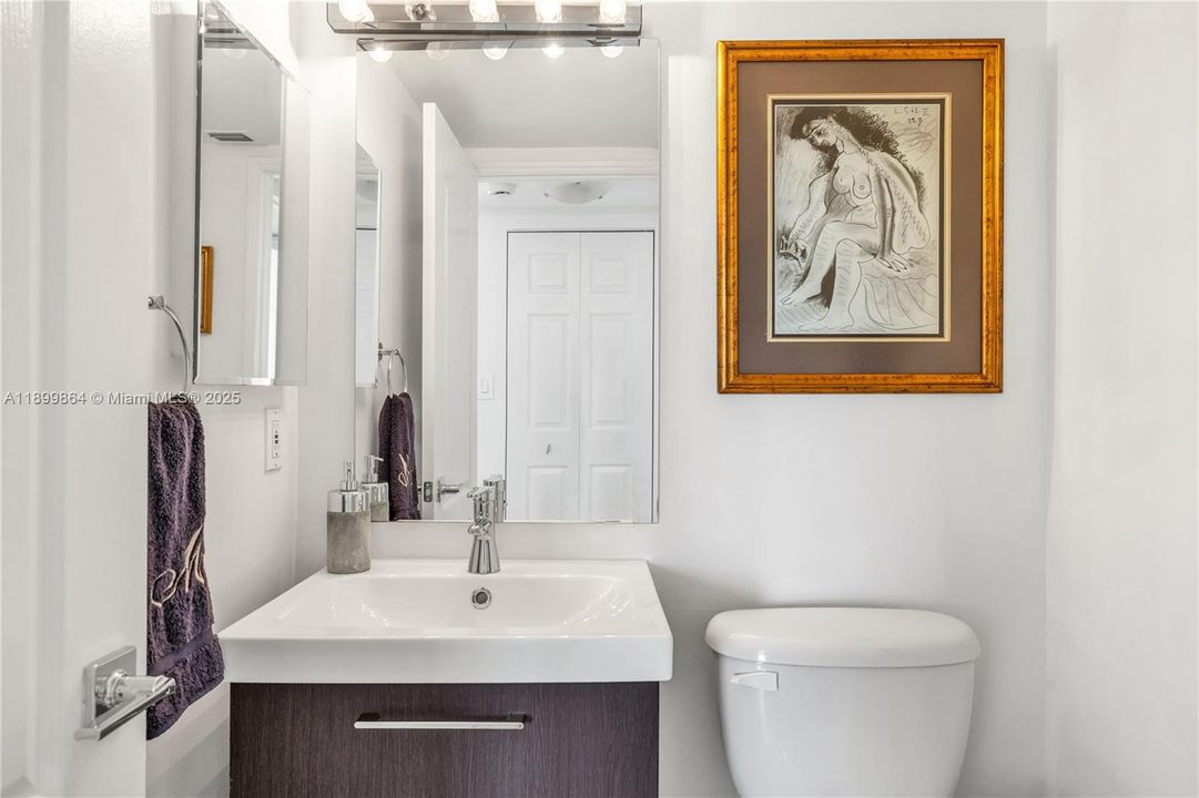 Recently Rented: $8,800 (3 beds, 2 baths, 1930 Square Feet)