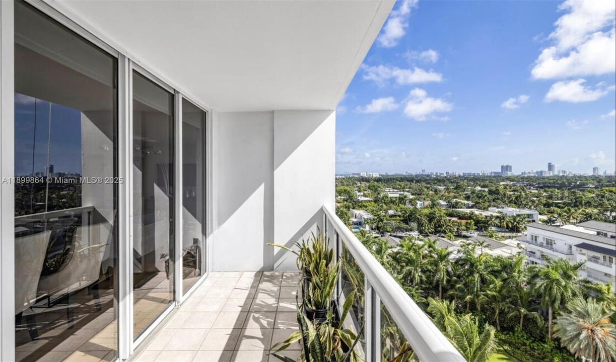 Recently Rented: $8,800 (3 beds, 2 baths, 1930 Square Feet)