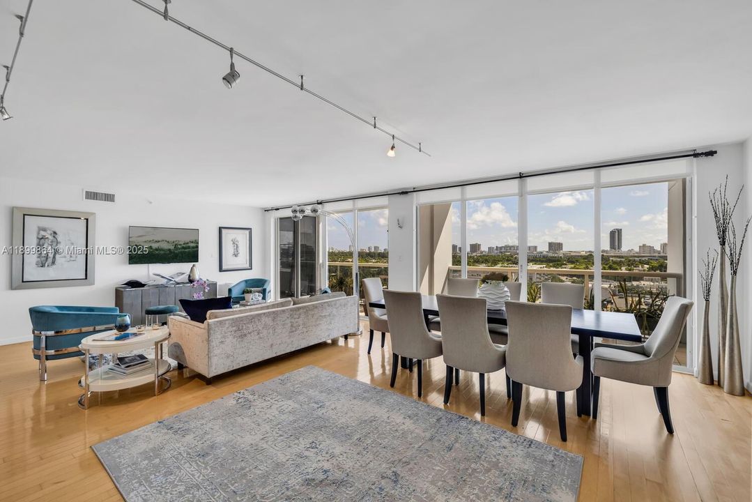 Recently Rented: $8,800 (3 beds, 2 baths, 1930 Square Feet)