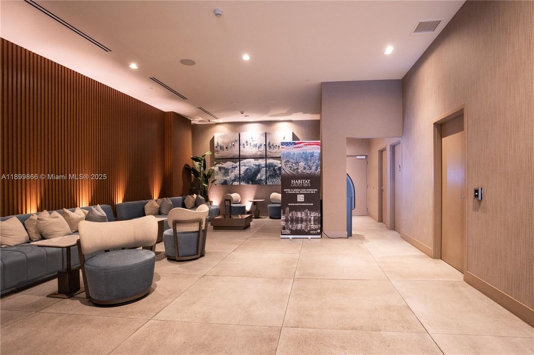 Recently Sold: $500,000 (0 beds, 1 baths, 433 Square Feet)