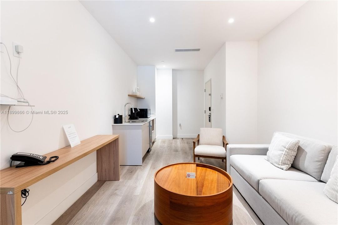 Recently Sold: $500,000 (0 beds, 1 baths, 433 Square Feet)