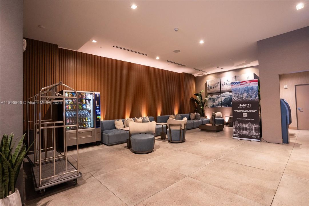 Recently Sold: $500,000 (0 beds, 1 baths, 433 Square Feet)