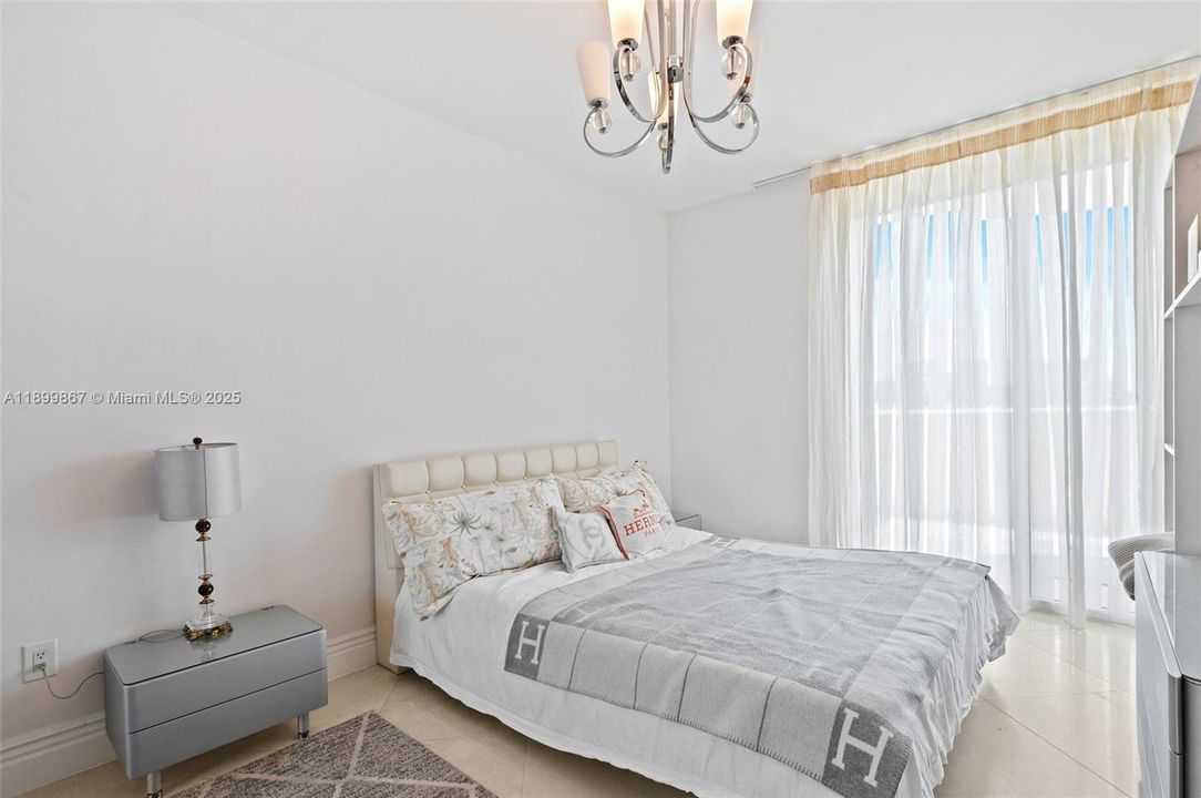 For Rent: $18,000 (3 beds, 3 baths, 2214 Square Feet)