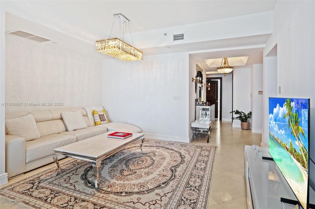 For Rent: $18,000 (3 beds, 3 baths, 2214 Square Feet)