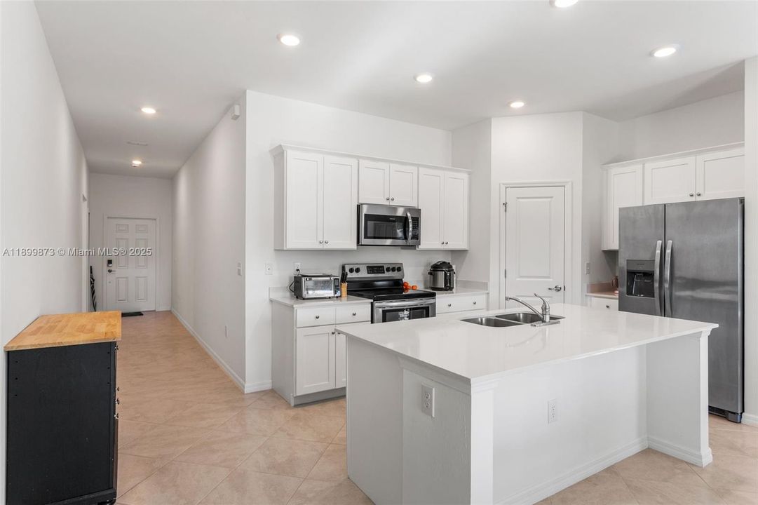 For Sale: $335,000 (3 beds, 2 baths, 1556 Square Feet)