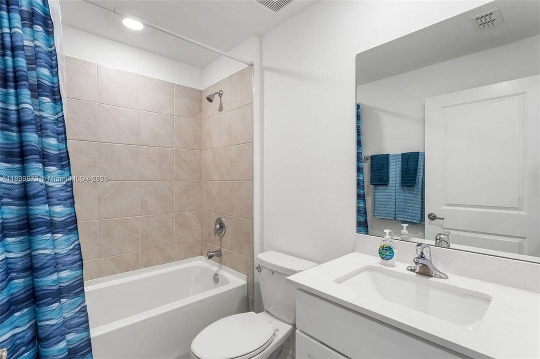 For Sale: $335,000 (3 beds, 2 baths, 1556 Square Feet)