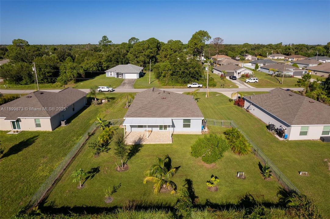 For Sale: $335,000 (3 beds, 2 baths, 1556 Square Feet)