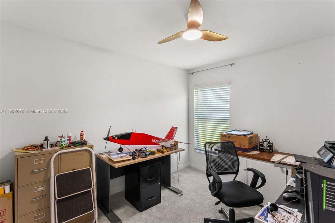 For Sale: $335,000 (3 beds, 2 baths, 1556 Square Feet)